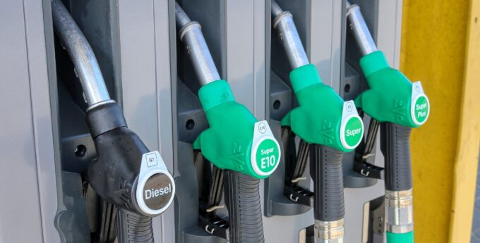 diesel benzyna ceny paliw 6 złotych stacja paliw