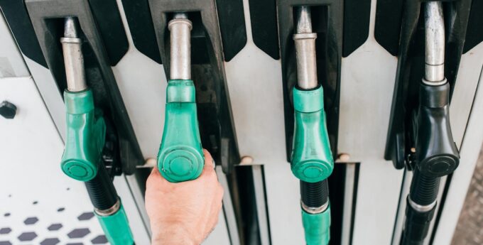 Od 1 kwietnia rząd daje zniżkę na diesel, benzynę, LPG