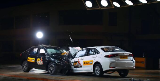 Crash test VW vs Corolla