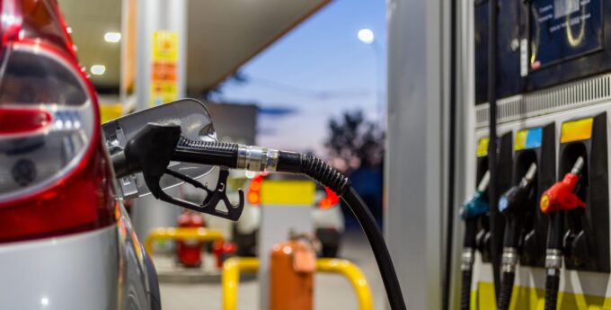 Od 1 czerwca rząd obniży ceny paliw w Polsce