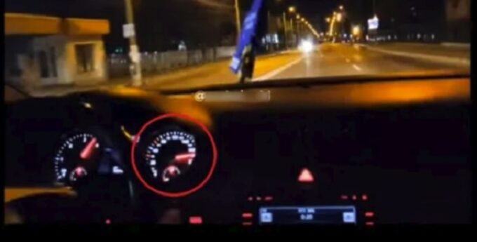 pędził 200 km po mieście dostał mandat i stracił prawo jazdy