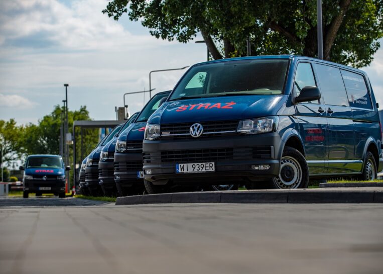 Volkswagen pomaga uchodźcom. Dzięki ich samochodom strażacy ochotnicy przejechali już ponad 70 000 km