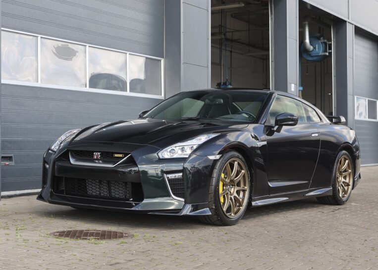 Ostatni znajdujący się w Europie model Nissana GT-R R35 został sprzedany polskiemu biznesmenowi. To koniec pięknej historii
