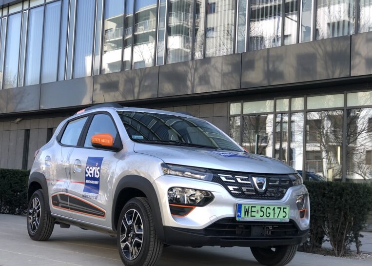 Seris Konsalnet zdecydował się na zakup aut elektrycznych Dacia Spring