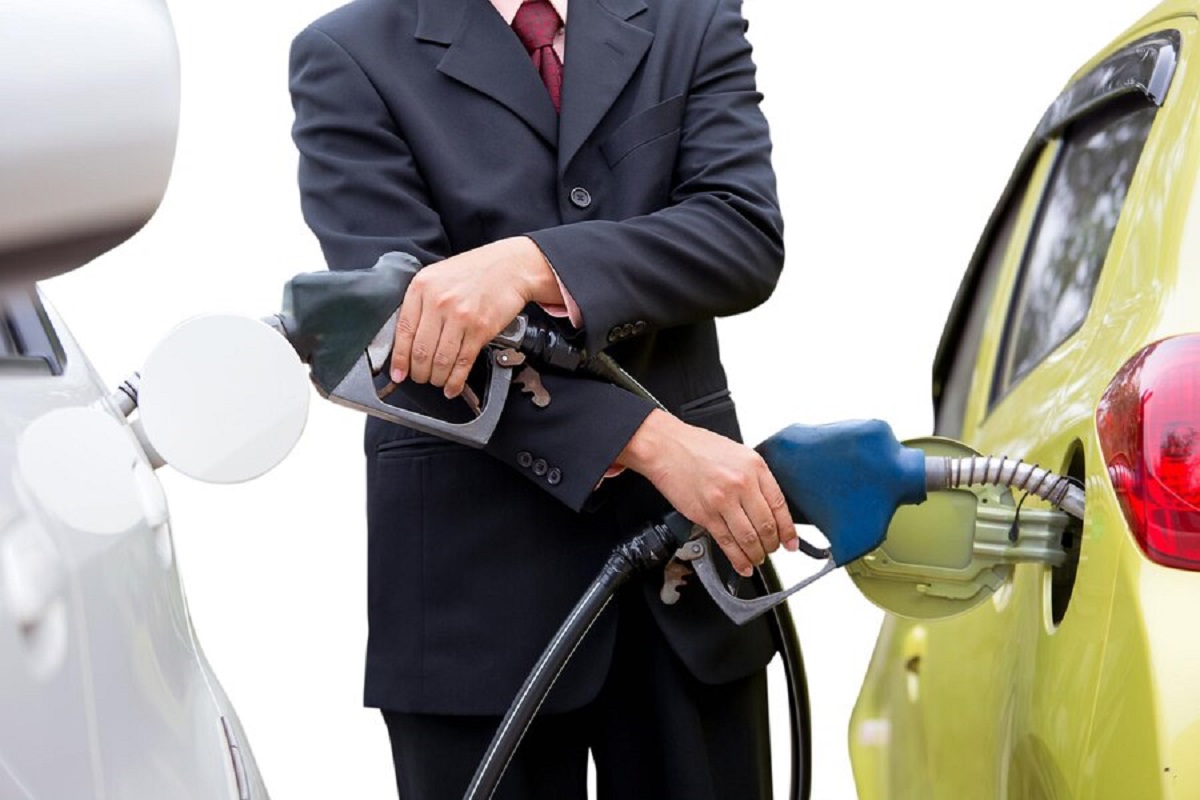 Paliwa są za drogie, dlatego Unia Europejska zdecydowała – nie kupisz żadnego samochodu z silnikiem spalinowym