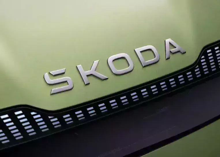 skoda-nowe-logo-na-masce