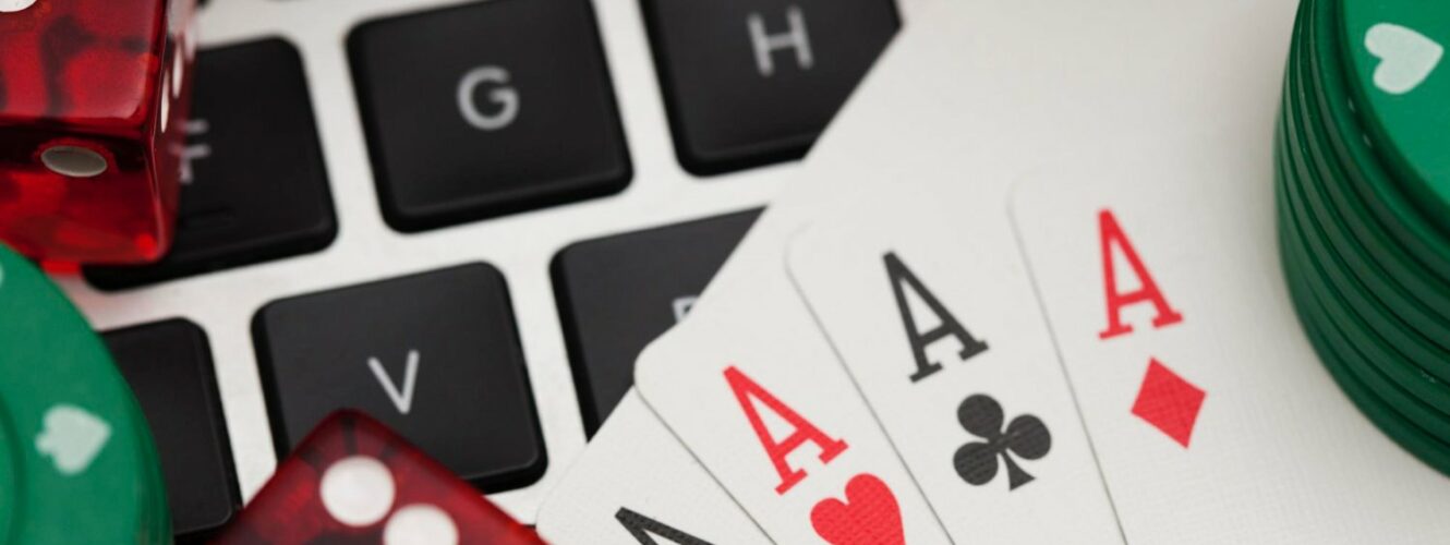 Gry hazardowe online – które gry są warte Twojej uwagi?