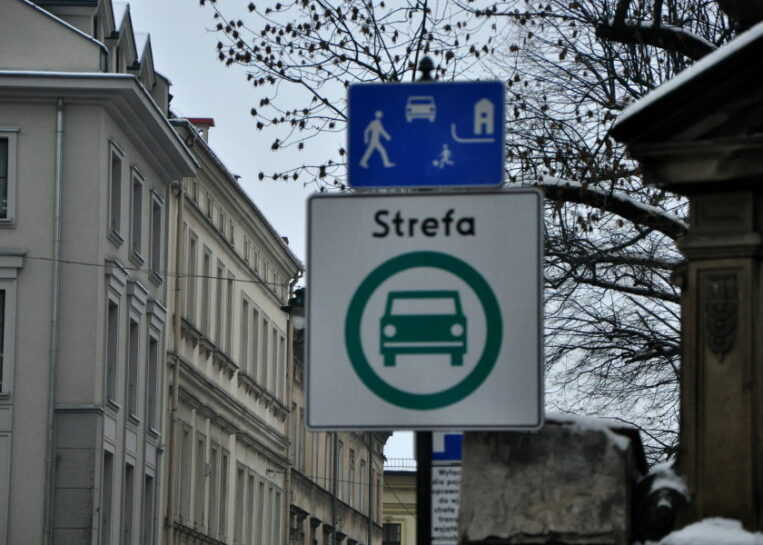 Strefy Czystego Transportu już w pierwszych miastach w Polsce! Kierowcy tych aut tam nie wjadą!