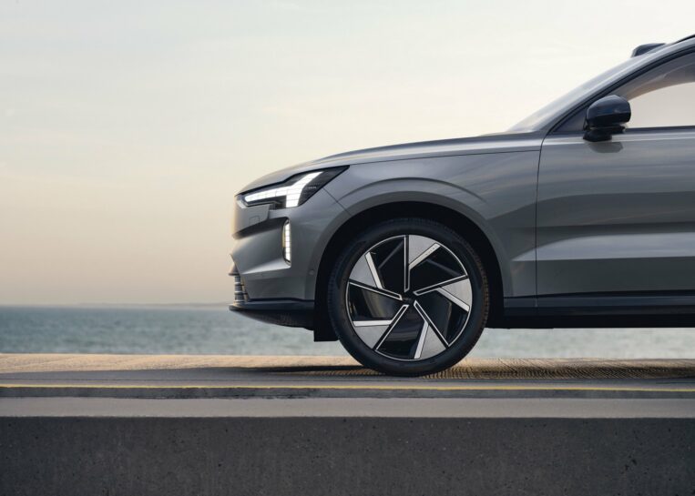 Volvo EX90