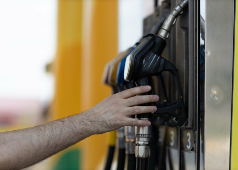 paliwo diesel ceny paliw vat akcyza podatki tarcza inflacja