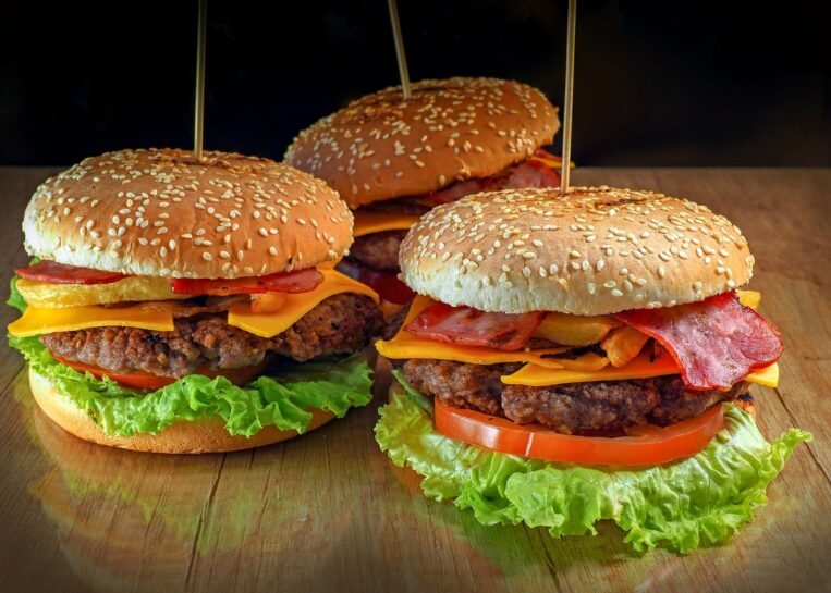 mcdonald mcdonald's jedzenie za darmo burger kanapka