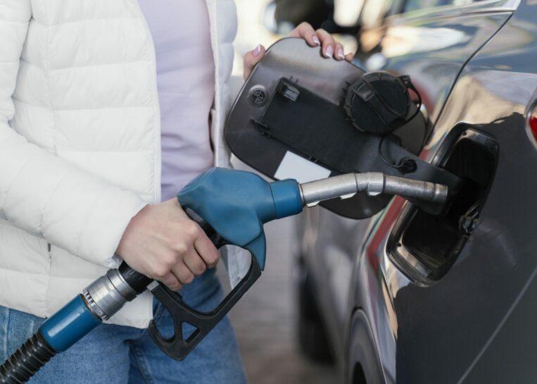PILNE: Od 10 lutego nowe ceny paliw w Polsce! Tyle zapłacimy za benzynę, diesel i LPG [RAPORT]