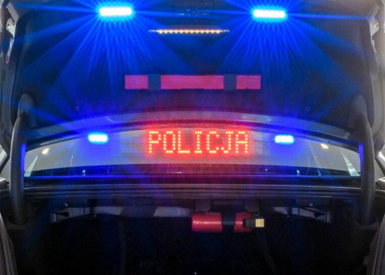 To jedyny taki radiowóz w Polsce. Jeśli go zauważysz – uważaj, to naprawdę policja