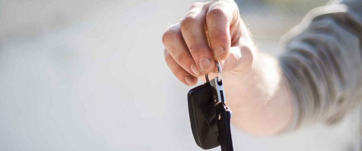 Chcesz kupić auto przez internet? Oszuści mają nowy sposób, by skutecznie cię okraść!