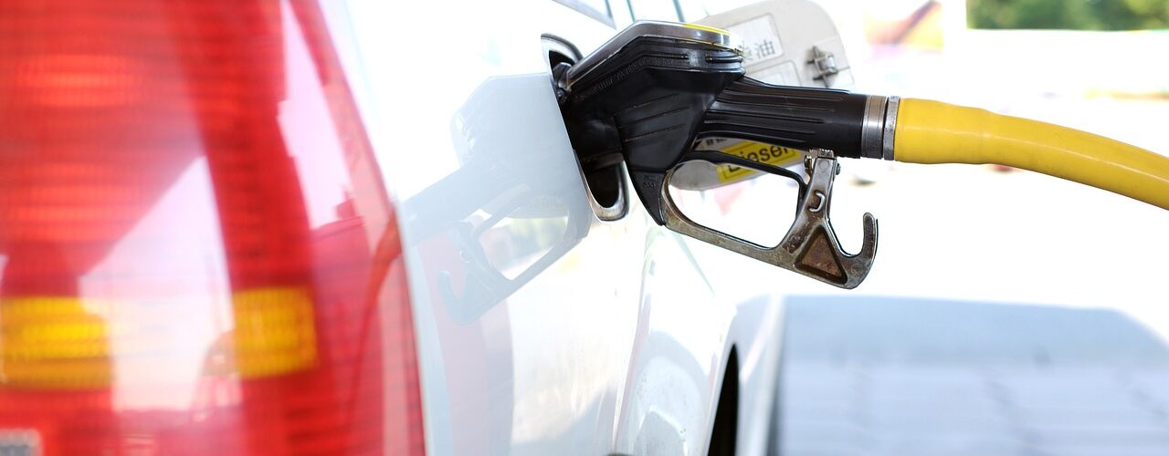 PILNE: Benzyna w dół, Diesel w górę. Jest najnowsza aktualizacja cen paliw w Polsce