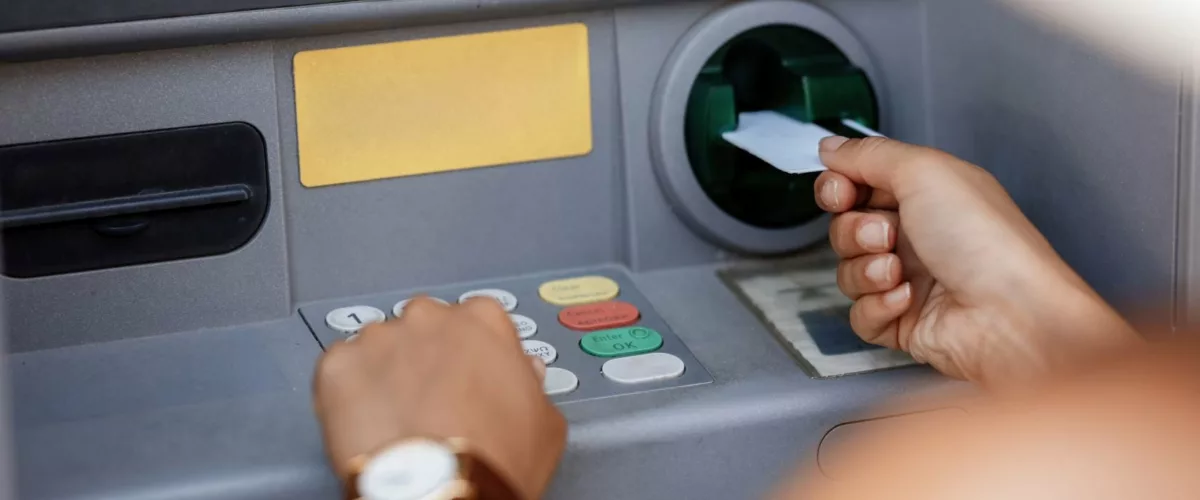 znaczenie gotówki w bankomatach