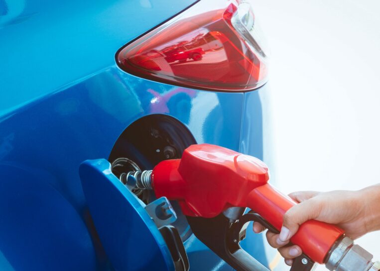 PILNE: Od tego tygodnia diesel, benzyna i LPG zmienią swoją cenę. Duże zadowolenie u kierowców tankujących paliwo