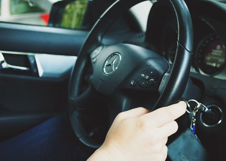 samochody elektryczne samochód elektryczny elektryk sprzedaż norwegia podatki podatek vat