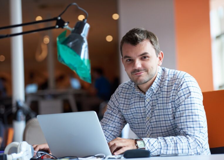 Pracodawca może zwolnić za to pracownika – niewiele osób zdaje sobie z tego sprawę!