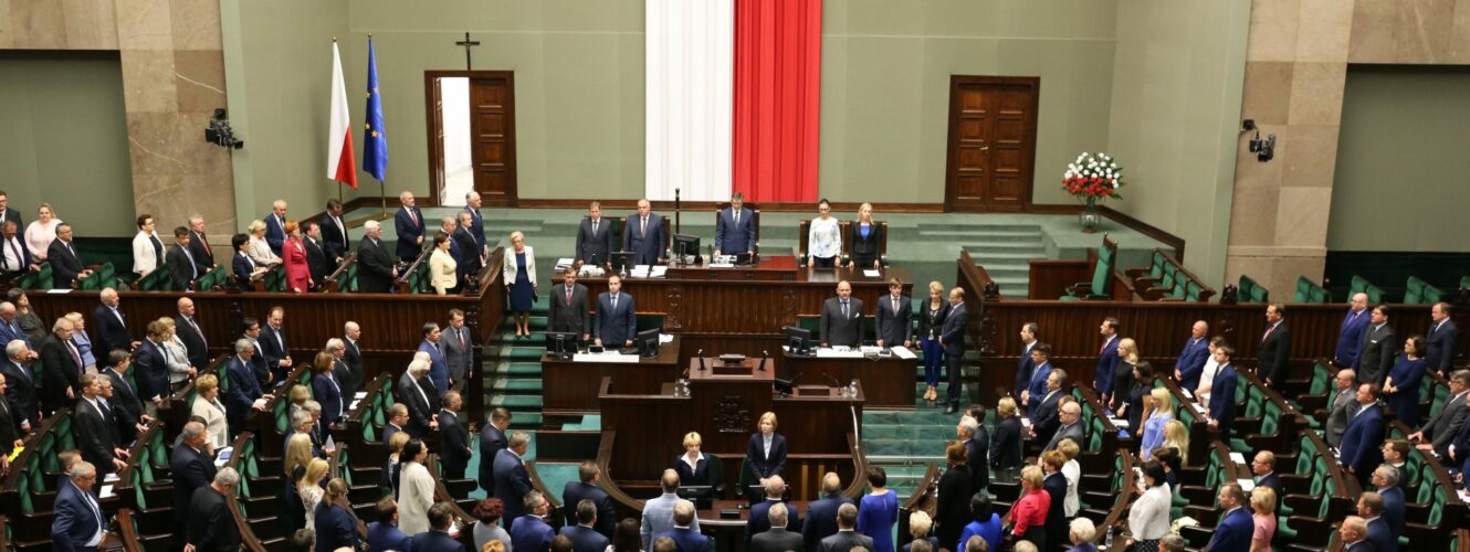 Nowy podatek od emisyjności samochodu. Zapłacą wszyscy, ale jedni mniej, a drudzy więcej