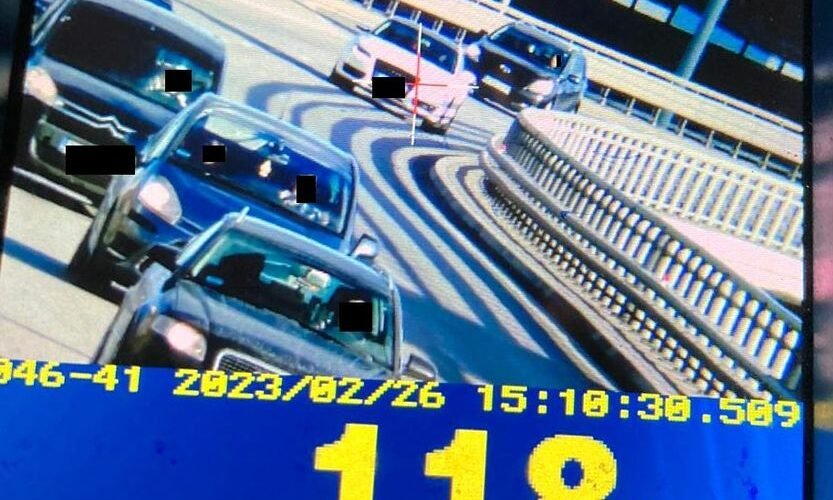 17 razy zdawał na prawo jazdy, ale już go nie ma. Ma za to spory mandat – wszystko przez szkolny błąd