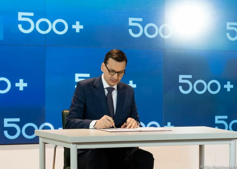 PILNE: Program 500+ oficjalnie czeka zmiana! Wicemarszałek Sejmu zdradził szczegóły odnośnie zwiększenia świadczenia