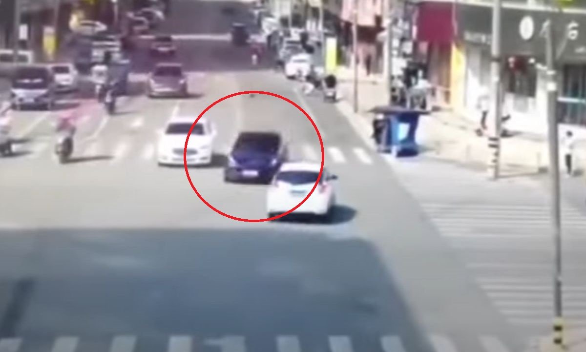 Koszmarny wypadek Tesli w Chinach. Czy to była awaria autopilota? Jest nagranie z tego zdarzenia