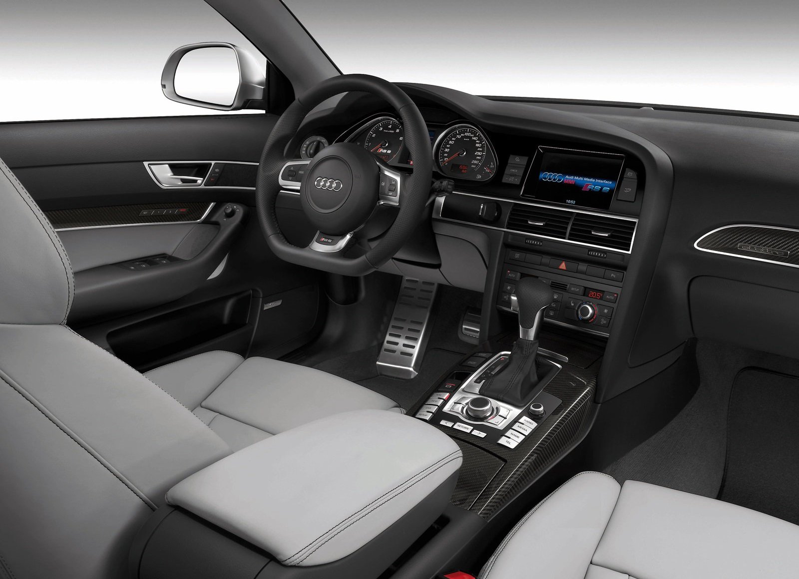 uzywane-kombi-audi-rs6