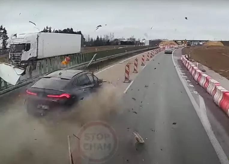Cudem nie doszło do tragedii! Pijany kierowca BMW robi masakrę na drodze! [FILM]