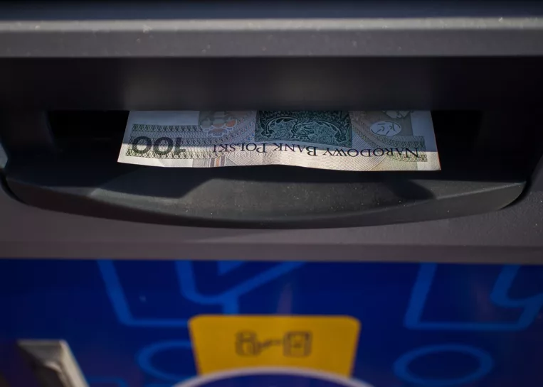 PILNE: Masz konto w tym banku w Polsce? Do 23 kwietnia klienci nie będą mieli dostępu do swoich pieniędzy i innych transakcji