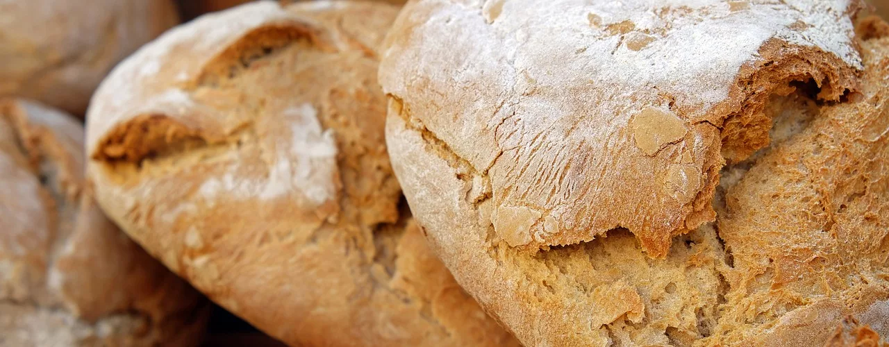 PILNE: Masowe wycofywanie chleba ze sprzedaży. Nie wolno go spożywać pod żadnym pozorem!