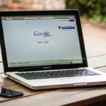 Pierwsze miasta wyłączają Internet w nocy. Od godziny 23 nie wejdziesz do sieci – wiemy dlaczego to robią