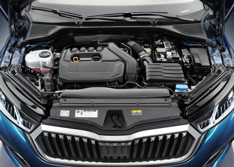 Ogromny cios dla samochodów elektrycznych. Benzyna i Diesel zostaną z nami na dłużej