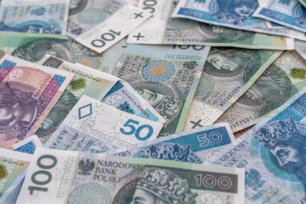 800 plus 500 świadczenie dodatek pieniądze tusk