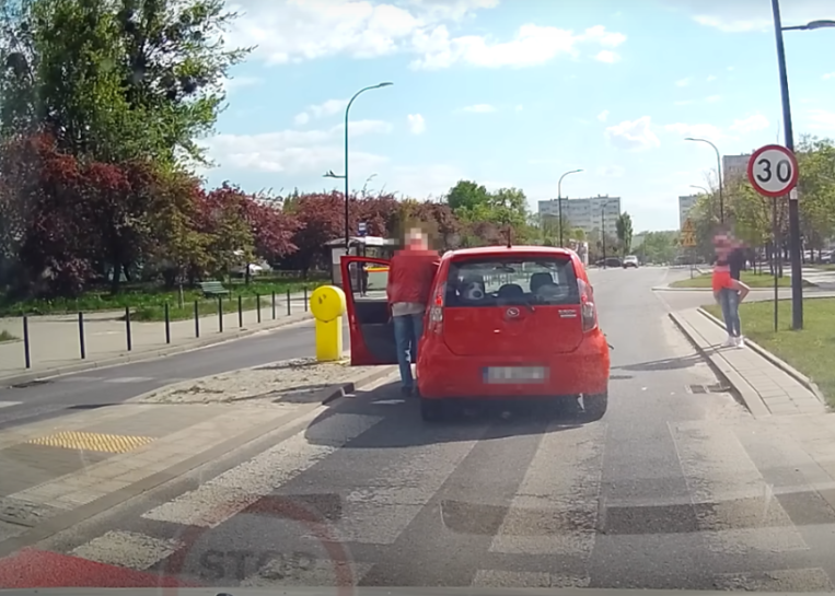 potrącenie wypadek przejście dla pieszych rowerzysta