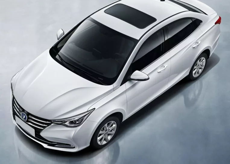 sedan-changan-za-32-tys