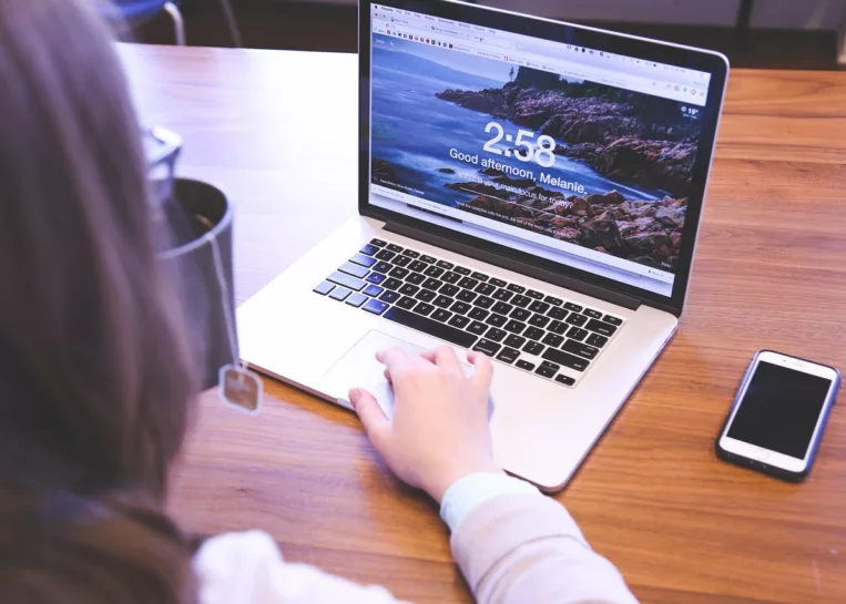 Komputery dla czwartoklasistów – poznaliśmy listę dostawców. Oto jakie laptopy trafią do dzieci już niebawem