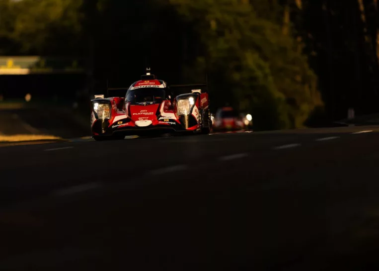 Kubica rozpoczął 24h Le Mans! Świetny start Polaka