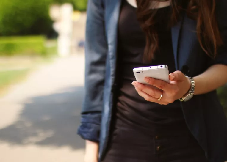 unia europejska telefon smartfon bateria wymiana