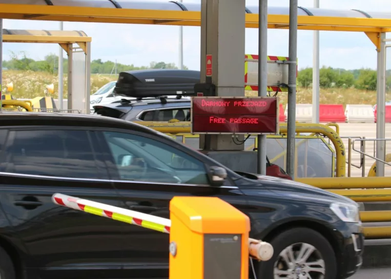 Polskie autostrady w końcu są bezpłatne. Od wczoraj w życie weszły nowe przepisy