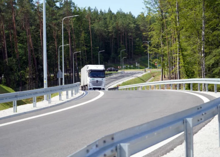 Kolejna ważna obwodnica oddana do użytku. Kierowcy będą bardzo zadowoleni z tej inwestycji