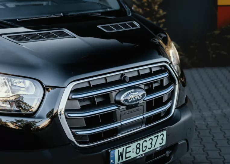 Ford E-Transit – dostępne wersje, wyposażenie, ceny