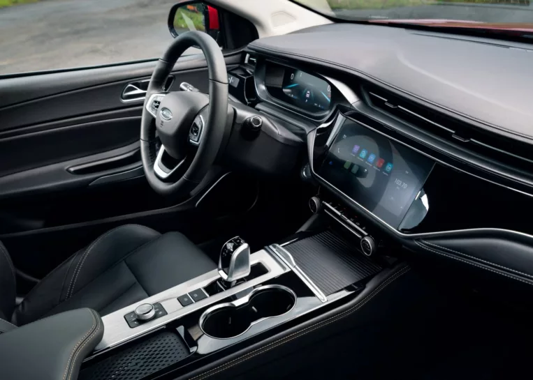 nowy-duzy-sedan-omoda-s5