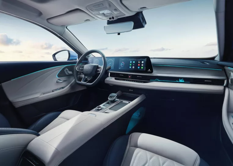 chery-arrizo-skoda-superb