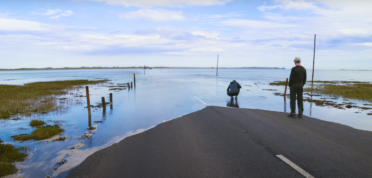 Oto droga, która znika dwa razy dziennie. Dla mieszkańców to święte miejsce. Co z samochodami?