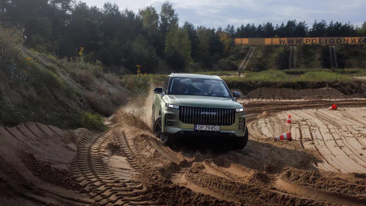 Kulturowy fenomen Runmageddon 2026 ze wsparciem OMODA i JAECOO. Idealne na outdoorową aktywność SUV-y poddadzą się testom uczestników i widzów