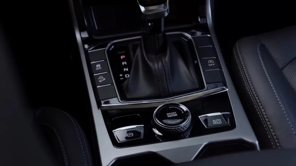 Jeśli nie Dacia i nic z Chin, to jest to dobra, niedroga opcja. Zaprojektowany jak luksusowy SUV KGM ma niezawodny silnik i duży raba