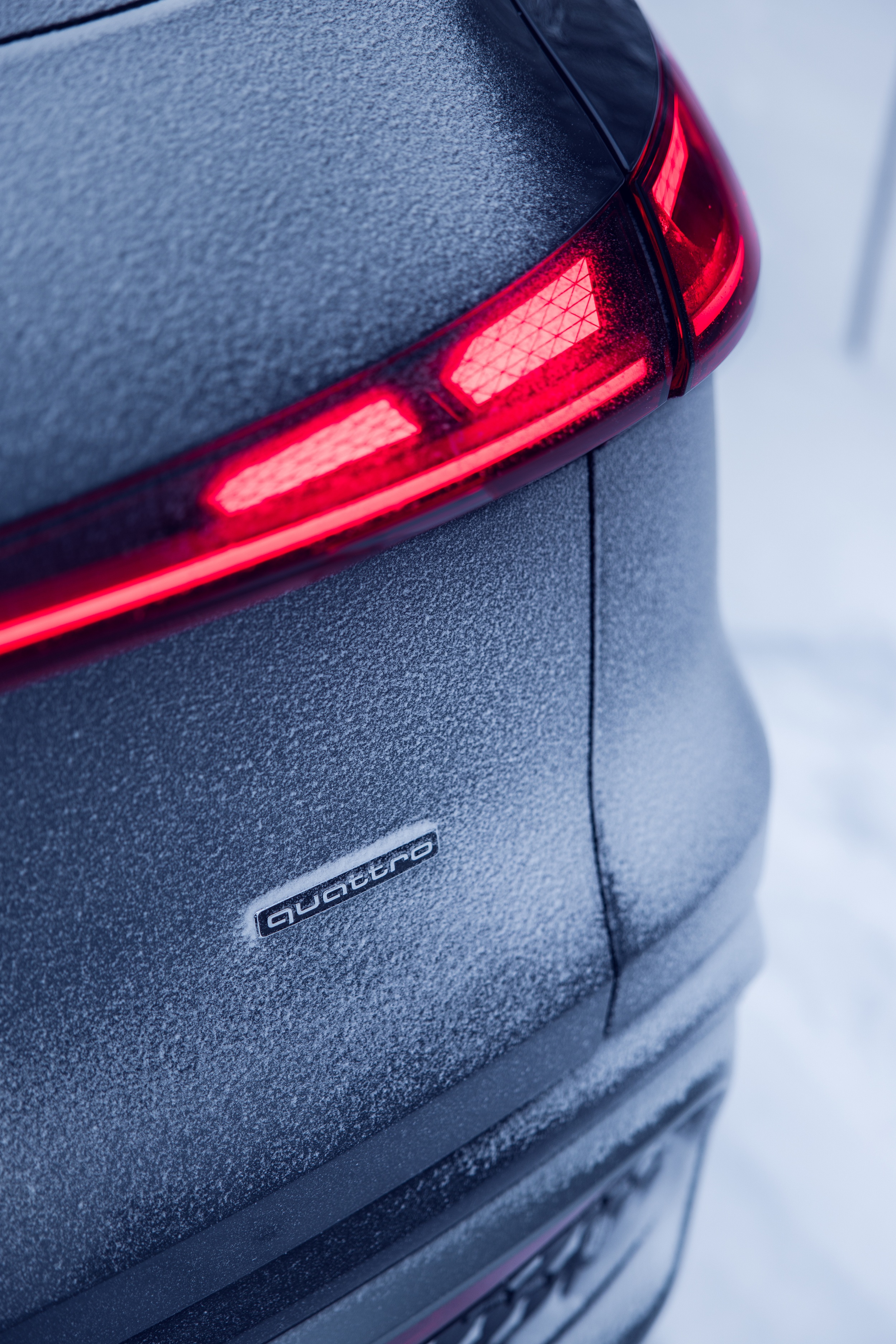 Audi drażni rywali nowa odsłoną bestsellerowego SUV-a Q3. Premiera ostatniej spalinowej generacji coraz bliżej