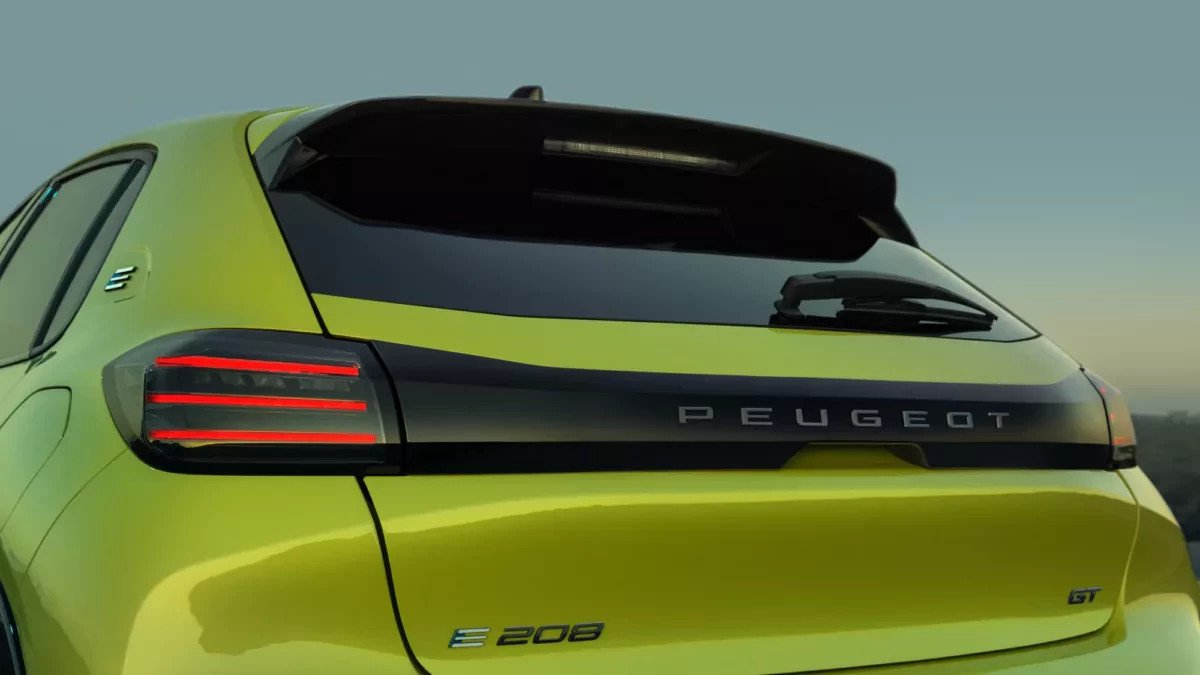 W cenie 69 900 zł klienci dostają niezniszczalny silnik na łańcuchu z polskiej fabryki. Bestsellerowy Peugeot wraca u siebie na tron