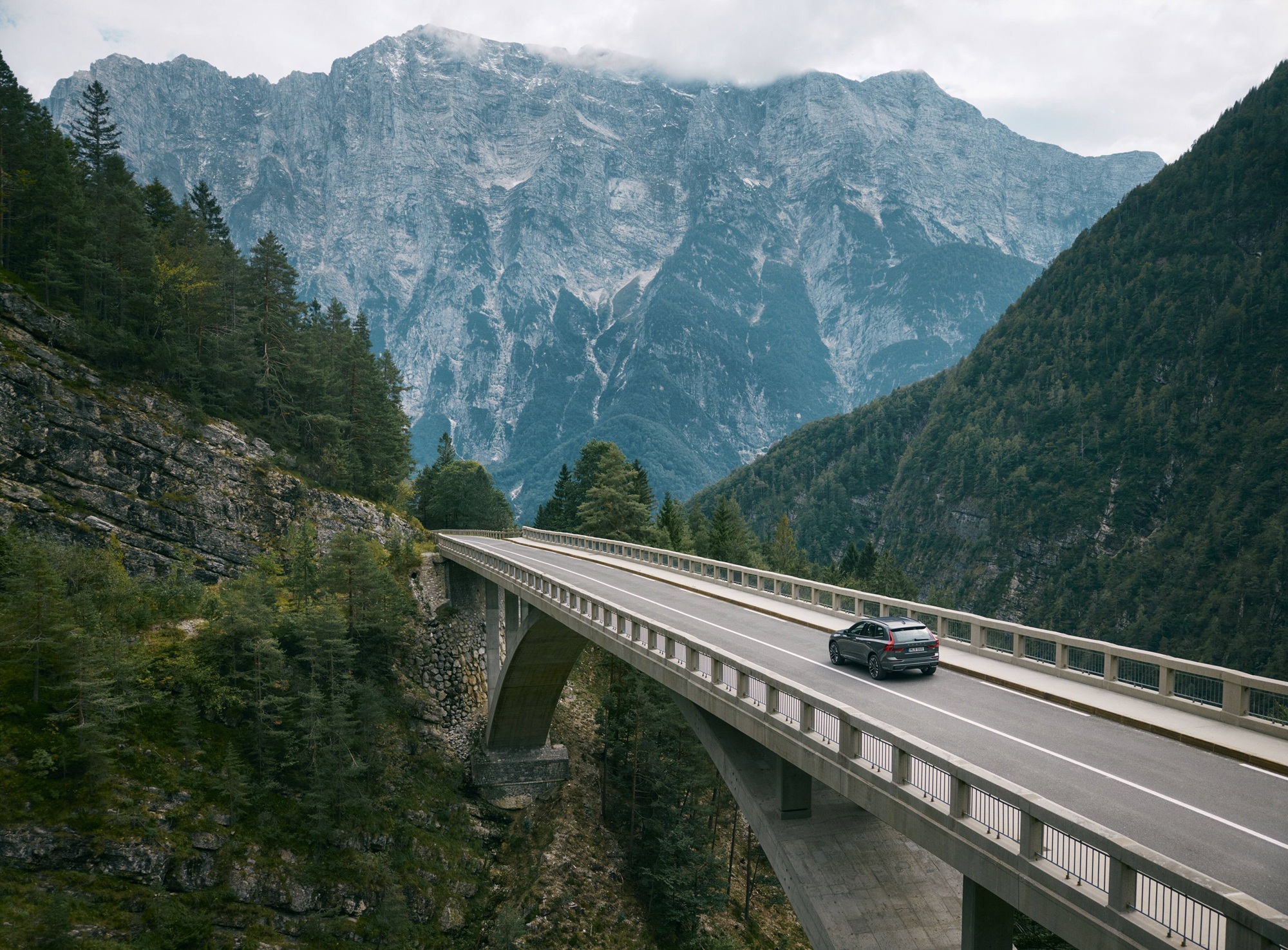 Ten SUV zasługuje już na polskie obywatelstwo. Co roku miażdży konkurencję w segmencie, ale w 2025 to już przesadził
